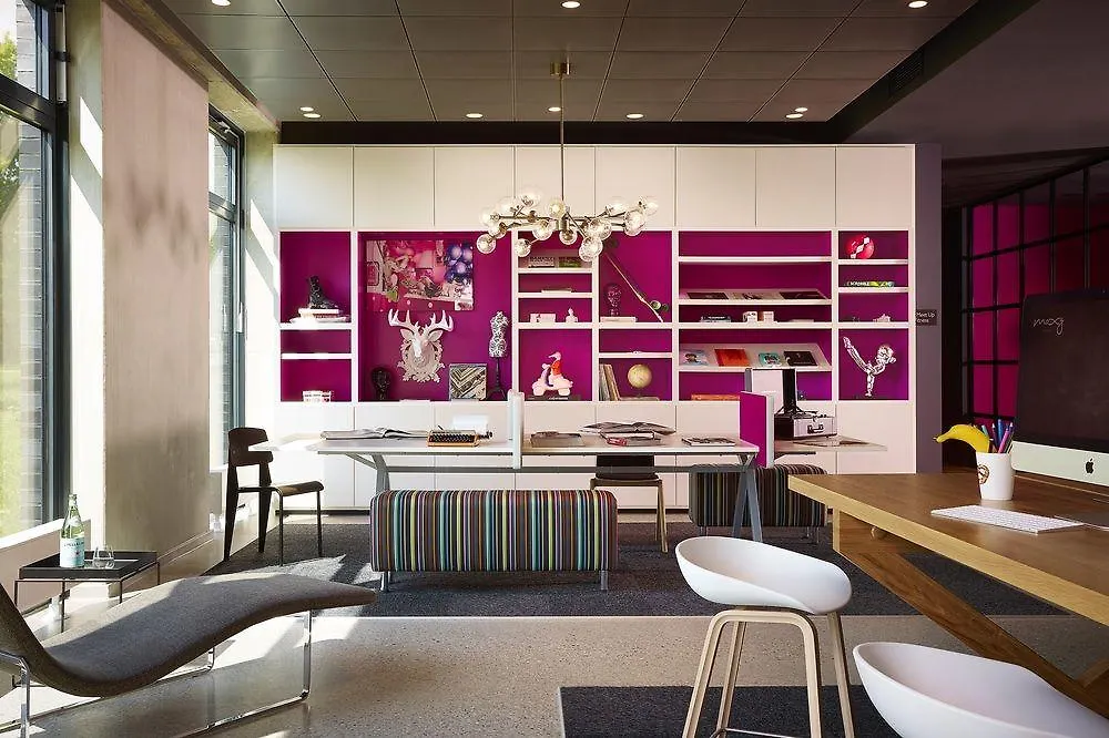 Отель Moxy Milan Malpensa Airport Казе-Нуове