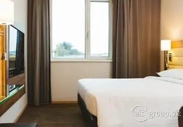 Moxy Milan Malpensa Airport Hotel Case Nuove