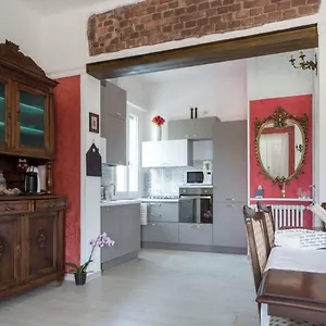 C'era Volta Queen Apartment