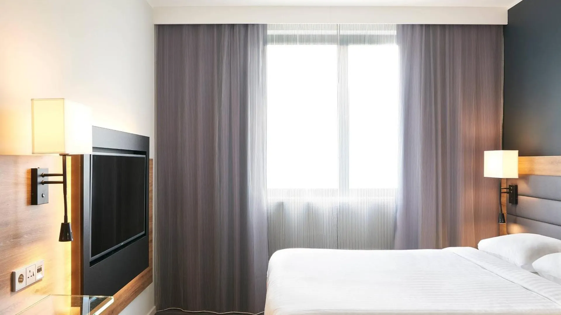 Moxy Milan Malpensa Airport Hotel Case Nuove