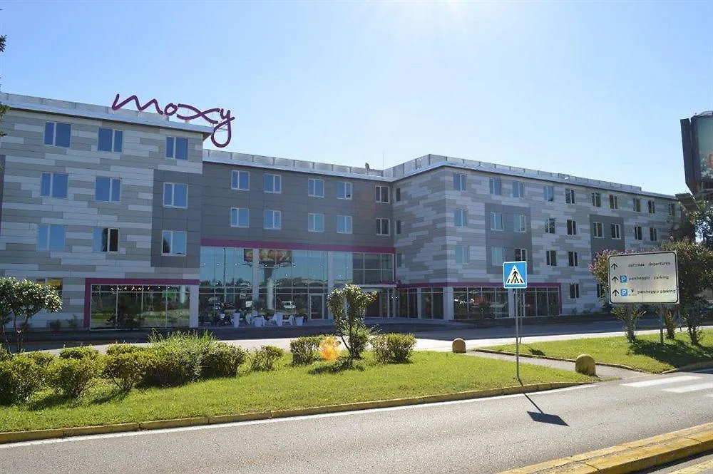 Moxy Milan Malpensa Airport Hotel Case Nuove