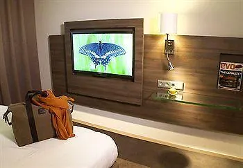 Moxy Milan Malpensa Airport Hotel Case Nuove